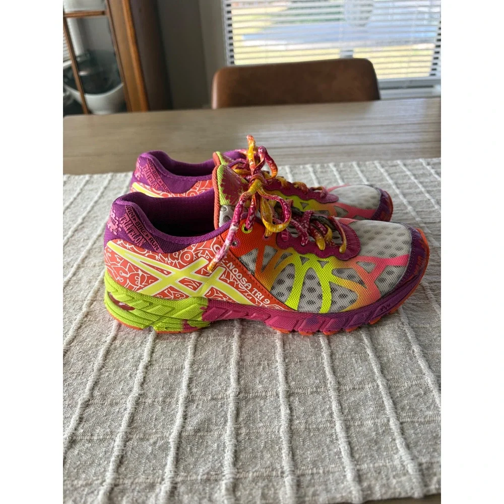 Women's ASICS Gel-Noosa Tri 9 running shoes sz 6